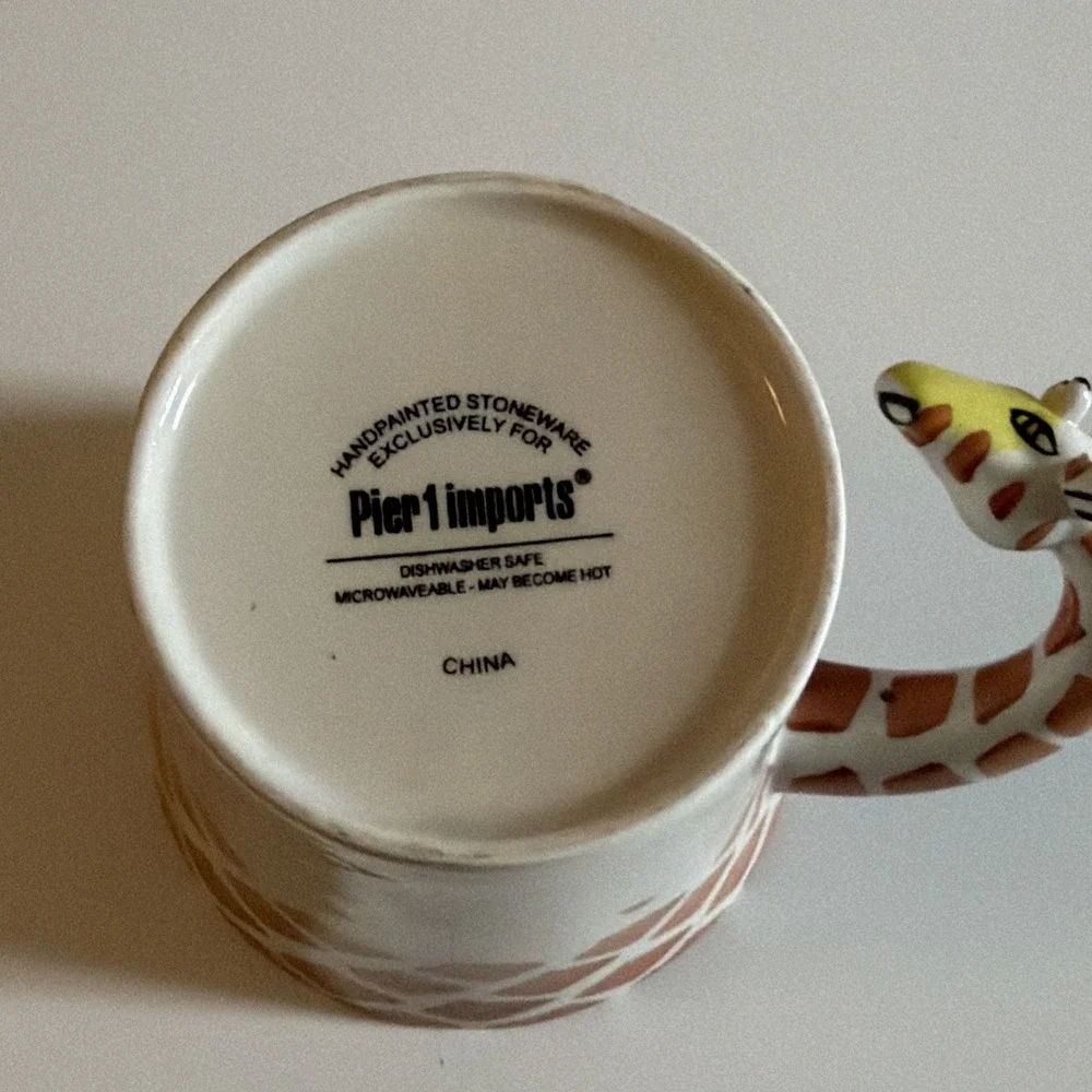 Pier One Giraffe Mug Hand Painted Stoneware‎ Cup 3D Design Unique Animal Lover